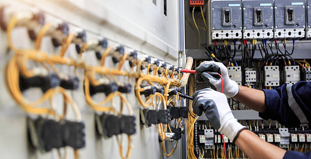 Professional Electrician technician working in Lincoln, NE